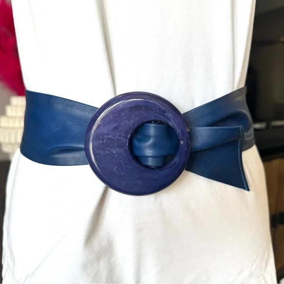 Vintage Blue Leather Belt with Blue Acrylic Buckle - Picture 3 of 7